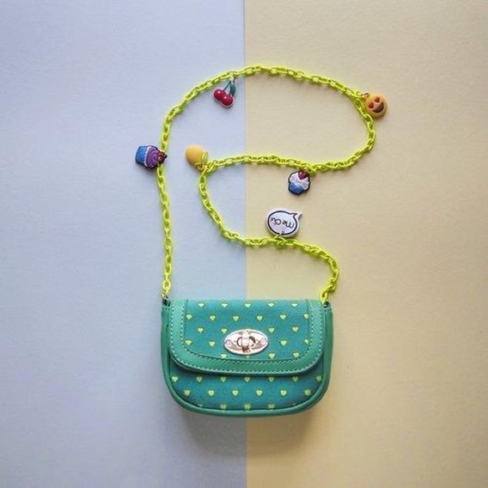 Me Oui: Emjoi crossbody purse for Girls